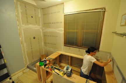 Erynn applying joint compound2